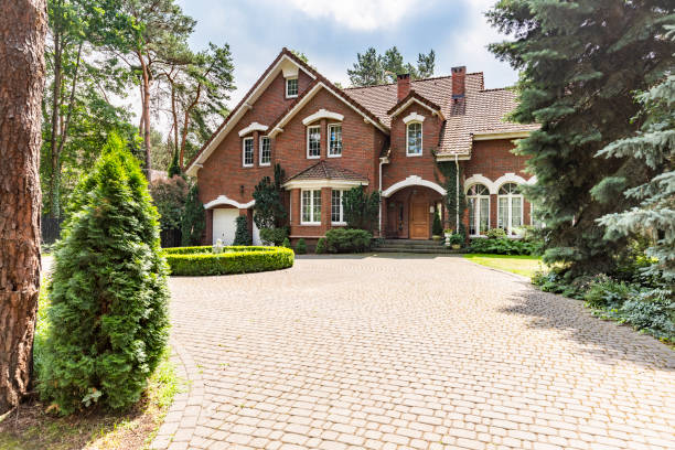 Reliable Menominee, MI Driveway Pavers Solutions